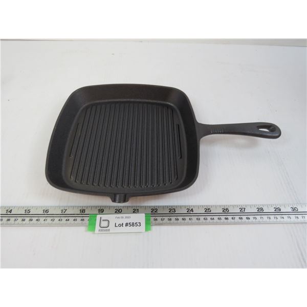 New - Cast Iron Skillet (9 1/2")