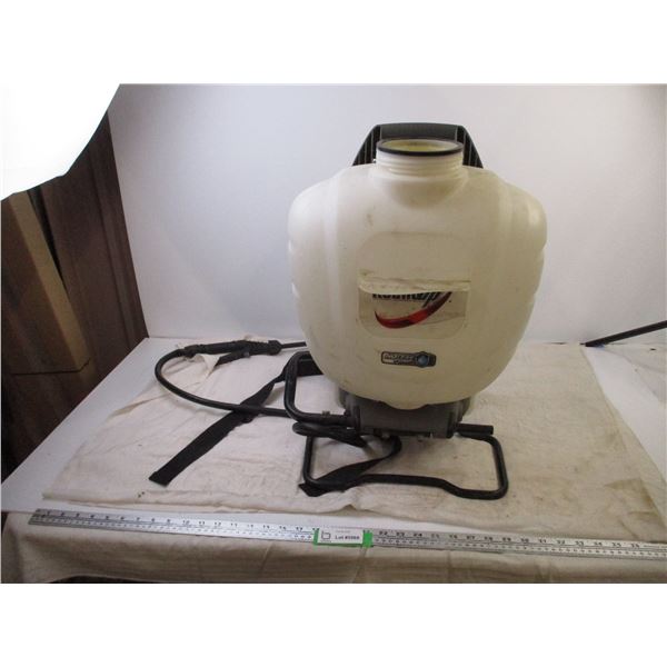 *4-gal Round-up Sprayer (Missing Cap)