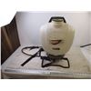 Image 1 : *4-gal Round-up Sprayer (Missing Cap)