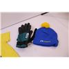 Image 4 : (2) Kids' Shirts + Pair of Gloves and Toque