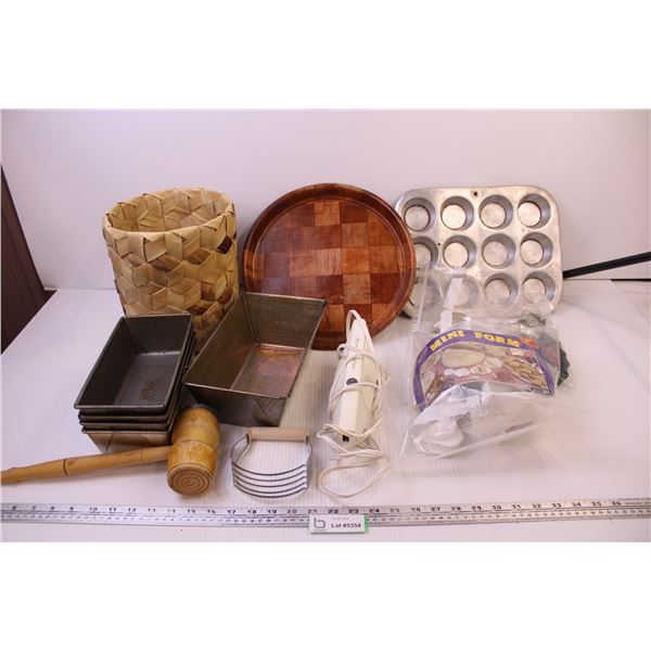 (5) Bread Pans, Bag of Pierogie Moulds +Misc