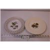 Image 1 : (2) Decorative Plates