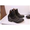 Image 5 : (2) Pairs of Size 10.5 Mens Boots (1 Pair with Spers)