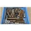 Image 3 : TRAY OF TAPS AND DIES