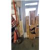 Image 1 : 4 T SUPPORTS 86" LONG