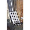 Image 2 : 4 T SUPPORTS 86" LONG