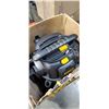 Image 2 : DEWALT STAINLESS WET DRY VACUUM - WORKING, WITH HOSE