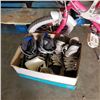 Image 2 : KIDS TRAINING WHEEL BIKE WITH 3 PAIRS OF SKATES