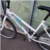 Image 2 : WHITE NEXT BIKE