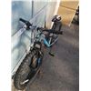 Image 2 : GREY NAKAMURA BIKE