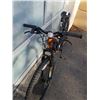 Image 2 : BLACK/ORANGE HYPER BIKE