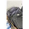 Image 8 : 2 BOXES OF ART SUPPLIES AND CARRY BAGS
