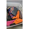 Image 8 : 2 TRAYS AND TOTE OF PURSES, COLLECTIBLES