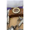 Image 8 : 5 TRAYS OF ESTATE GOODS AND LOUFRE