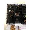 Image 2 : 20 RINGS AND 8 NECKLACES