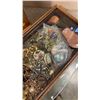 Image 8 : 2 JEWELRY BOXES WITH CONTENTS