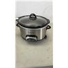 Image 2 : CROCK POT AND WARING WAFFLE MAKER