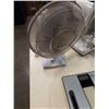 Image 3 : 2 WINDMERE TABLE FANS AND DIGITAL SCALE
