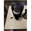 Image 2 : KEURIG COFFEE MAKER AND ELECTRIC KETTLE