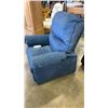 Image 2 : PRIDE ELECTRIC LIFT CHAIR