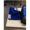 Image 2 : 2 FLEECE BLANKETS ONE IS NEW YORK GIANTS