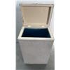 Image 3 : ANTIQUE HARDSIDE LAUNDRY HAMPER WITH GLASS TOP