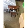 Image 1 : WOOD D TABLE