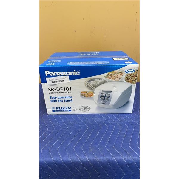 PANASONIC ELECTRONIC RICE COOKER SR-DF101 - TESTED WORKING - RETAIL $119