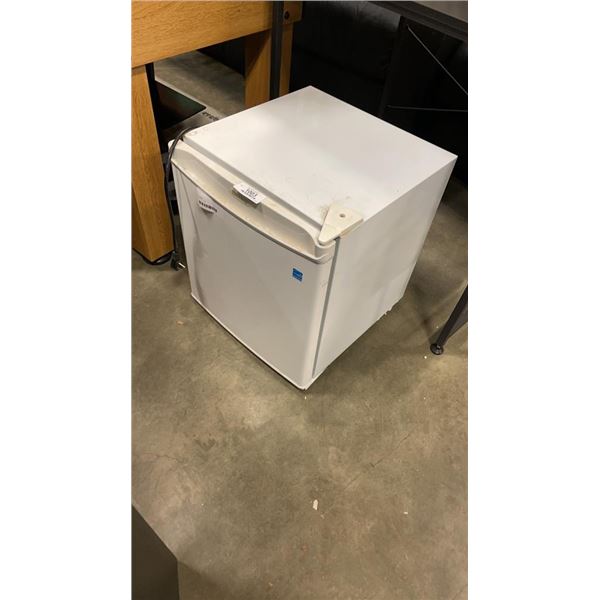 DANBY MINI FRIDGE