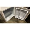 Image 2 : DANBY MINI FRIDGE
