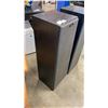 Image 2 : PAIR OF DAHLQUEST PDQ-820 FLOOR SPEAKERS