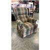 Image 1 : LAZBOY WINGBACK RECLINER - DAMAGED LEVER