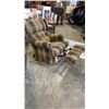 Image 2 : LAZBOY WINGBACK RECLINER - DAMAGED LEVER