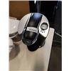 Image 4 : KEURIG COFFEE MAKER AND 2 ORGANIC BINS