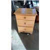 Image 2 : 2 PINE 3 DRAWER NIGHTSTANDS
