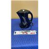 Image 1 : SALTON ELECTRIC KETTLE AND NEW KITCHENAID KNIFE - TESTED WORKING