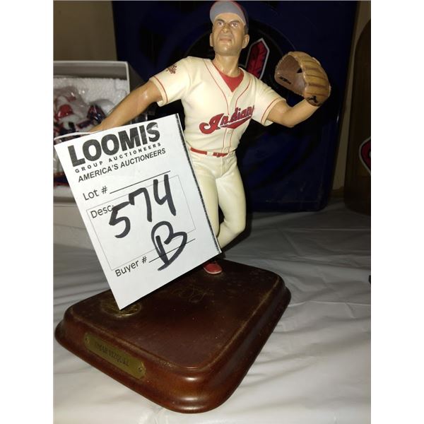 DANBURY MINT : OMAR VIZQUEL  FIGURE ON WOOD BASE