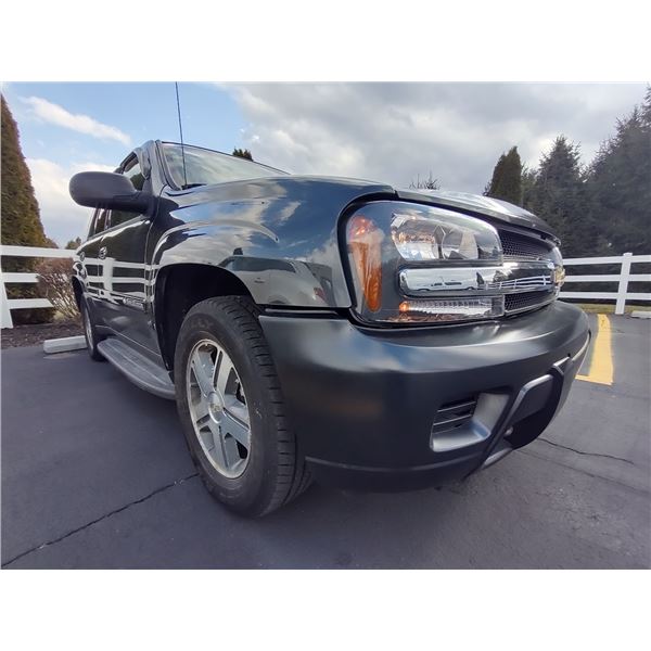 LOW MILES 2003 CHEVY TRAIL BLAZER