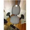 Image 1 : Like new desk chair