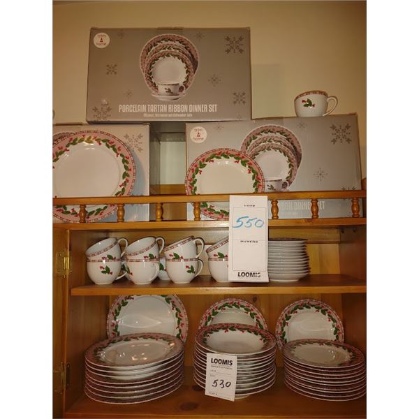 Service for one Christmas dinnerware