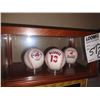 Image 1 : 3 X INDIAN COLLECTORS BALLS IN WOOD/GLASS CASE