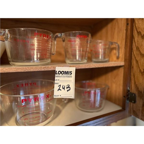 S / 5 PYREX MEASURING UNITS