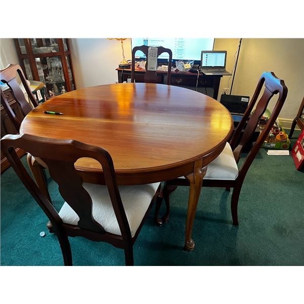 Beautiful  Antique Dining Table & Chairs (5 pc set )