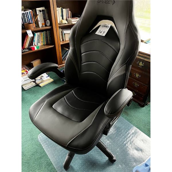 Like New Office/ Gaming Chair.