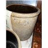 Image 2 : ANTIQUE CROCKS & KITCHEN GOODS