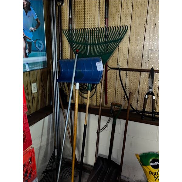 LARGE HAND TOOL SALES LOT