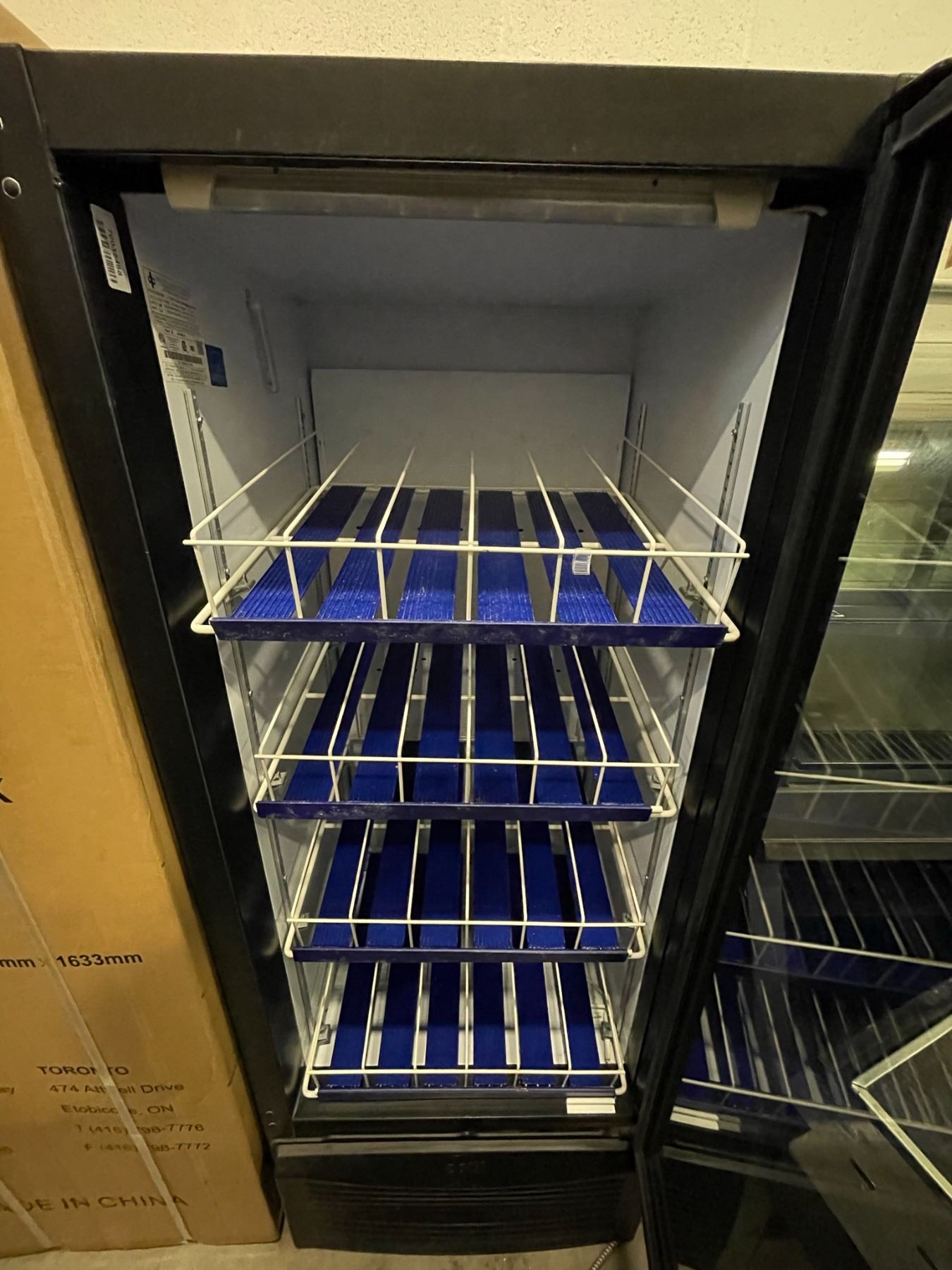 QBD Cooling Beverage Fridge Model CD12H