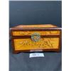 Image 3 : Nicely Detailed Carved 2-Tone Wooden Jewelry Box