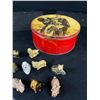 Image 3 : Wade England Red Rose Collectibles w/Antique English Tin