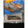 Image 2 : 2 Hotwheels, Gold Fleet Flyer and Retro Racer New in Case
